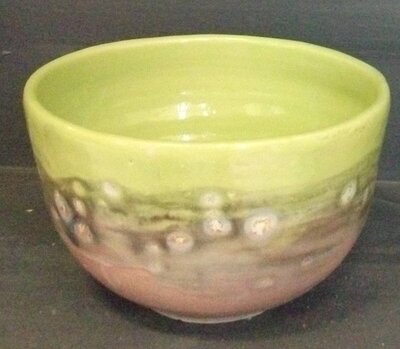 Keramik: skål med grøn bred kant